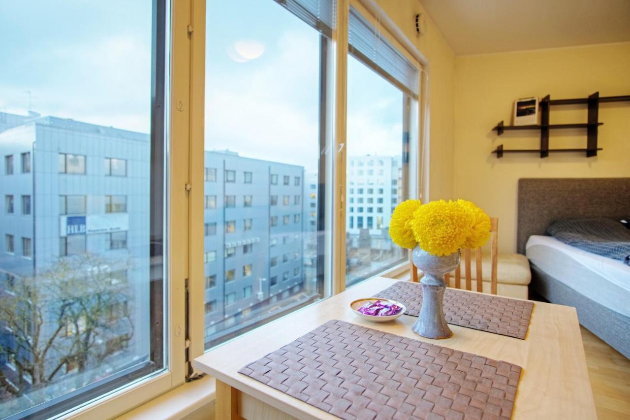 Studio Apartment In Quiet Heart Of Everything Tallinn Eksteriør billede