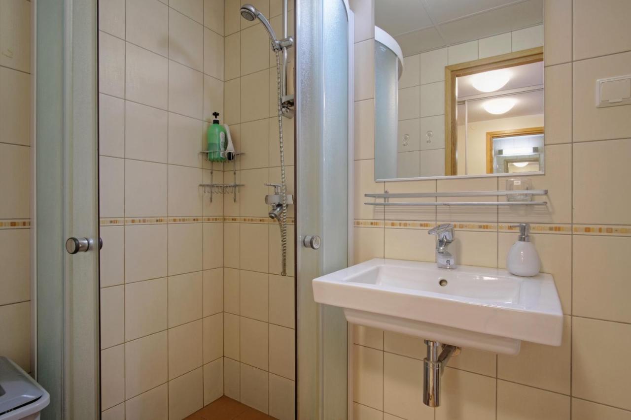 Studio Apartment In Quiet Heart Of Everything Tallinn Eksteriør billede